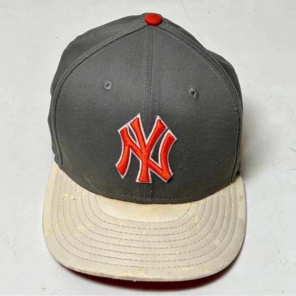 MLB New York Yankees Gray Cream Baseball Cap Hat Snapback - Picture 2 of 10
